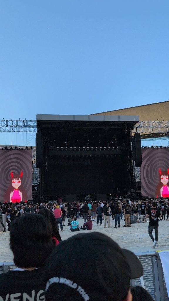 The Mosh Network - A photo of the potential Sick New World teasers at the SOAD/Korn show at Soldier Field in Chicago.