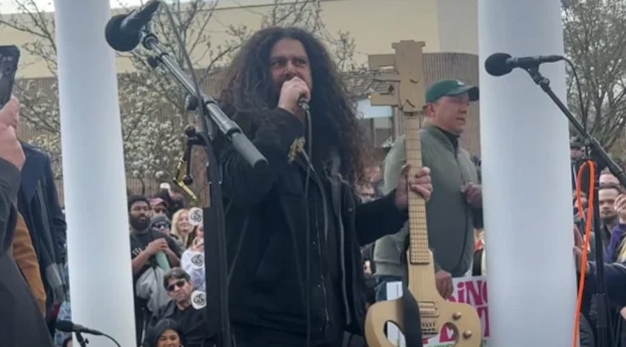 Watch Coheed And Cambria Receive Guitar-Shaped Key To Their Hometown Of Nyack, NY