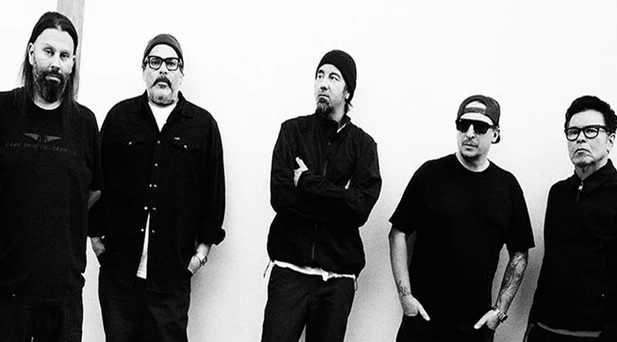 DEFTONES’ Chino Moreno Opens Up On Stephen Carpenter’s Touring Reluctance The Mosh Network - Deftones promotional photo for the privat music album cycle