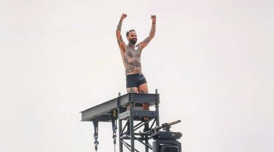 WATCH: LETLIVE. Reunite at Warped Tour — Jason Aalon Butler Climbs Tower in Wild Set
