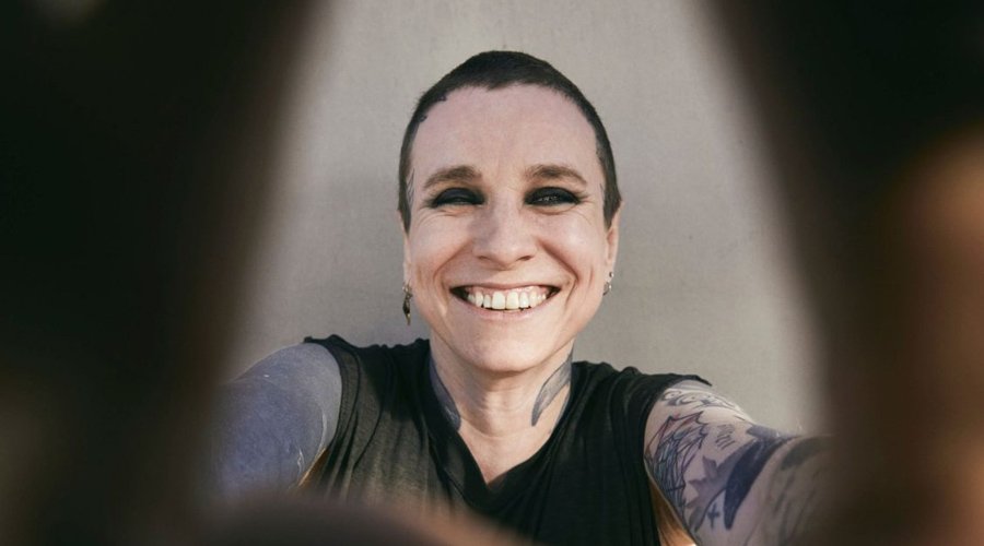 AGAINST ME!’s Laura Jane Grace Accused Of Abuse By Wife Paris Campbell Grace The Mosh Network - Laura James Grace of Against Me!
