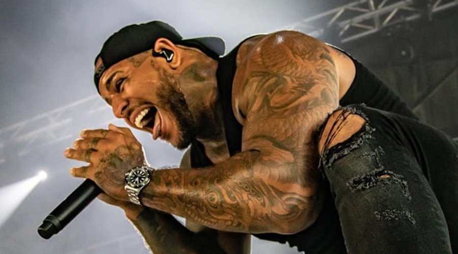 TOMMY VEXT Claims Bad Wolves Name Was Nearly Sold Back to Him for $1 Million, Claims Javier Reyes (Animals As Leaders) Has Joined the Band The Mosh Network - Tommy Vext performing