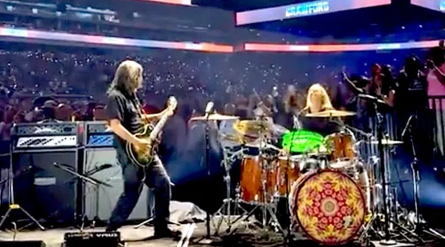 TOOL’s Adam Jones and Danny Carey Deliver Live Intro at Canelo vs. Crawford Fight The Mosh Network - Tool's Adam Jones and Danny Carey performing the intro to the Canela vs Crawford fight on Netflix. 2025