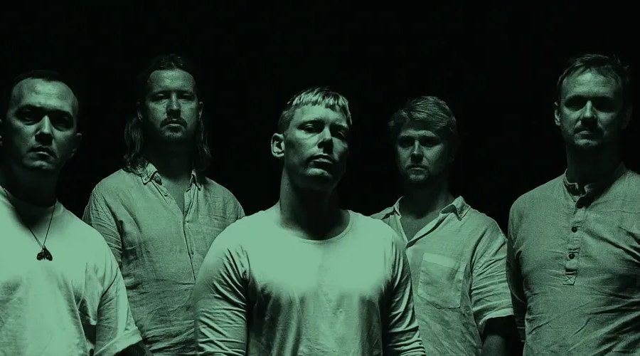 MØL Premiere “Hud” Music Video As New Album ‘DREAMCRUSH’ Arrives The Mosh Network - MØL promo photo 2025