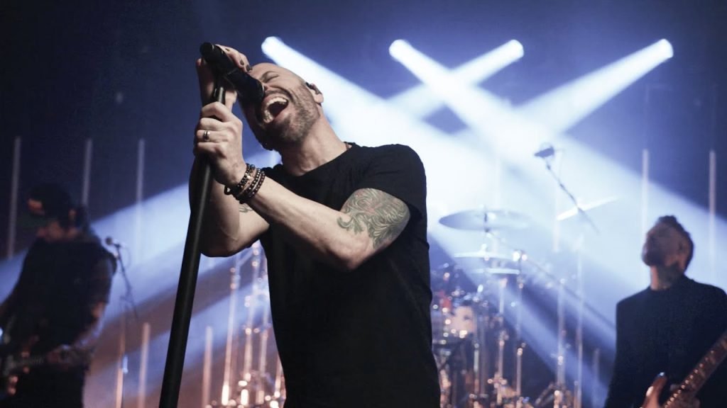CHRIS DAUGHTRY Pushes Back Against Politically-Oriented Fake AI News Campaign: ‘I Certainly Don’t Stand With MAGA, Charlie Kirk, Turning Point…’ The Mosh Network - Chris Daughtry live