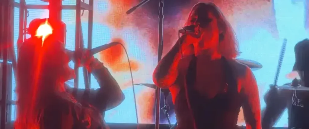 Dying Wish Perform “Revenge In Carnage” With Spiritbox’s Courtney LaPlante In Los Angeles The Mosh Network - Spiritbox's Courtney LaPlante joins Dying Wish on stage in Los Angeles, 2025