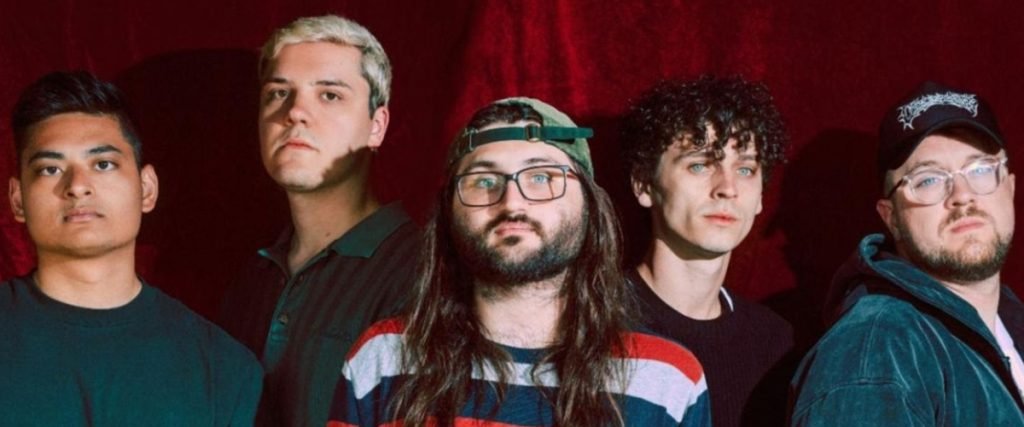 The Mosh Network - Hot Mulligan promo photo