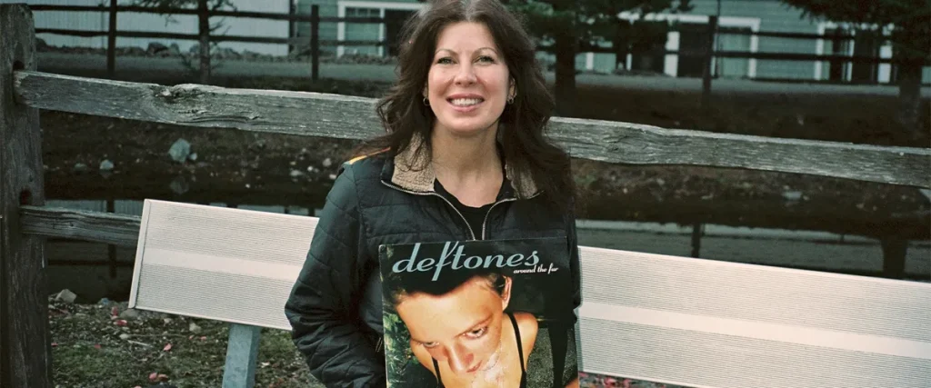 Deftones’ ‘Around The Fur’ Cover Star Reflects On The Album’s Enduring Legacy In New Video The Mosh Network - Lisa Hughes, the woman featured on the cover of Deftones' iconic 'Around The Fur' album cover in 2025