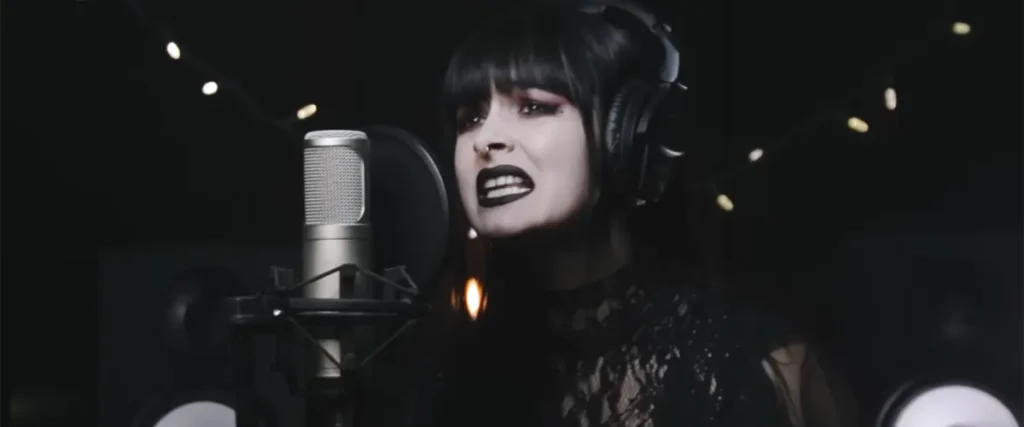 The Mosh Network - MAPHRA performing her cover of Bring Me The Horizon's "Doom"