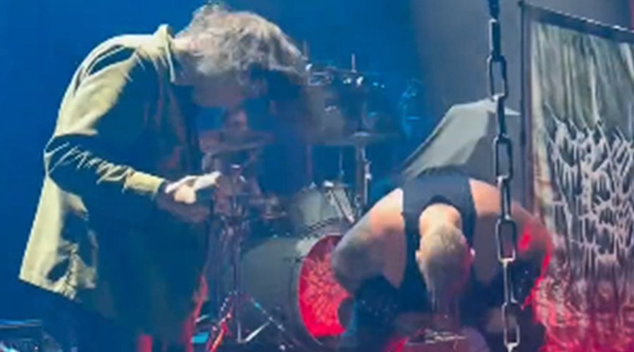 My Chemical Romance’s Gerard Way Joins Frozen Soul Onstage In Los Angeles For “No Place Of Warmth” The Mosh Network - My Chemical Romance vocalist Gerard Way joining Frozen Soul on stage 4/17/26 in Los Angeles.