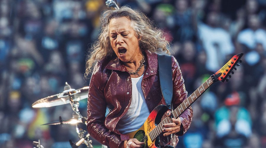 Metallica’s Kirk Hammett Laughs Off Onstage Fall During Dublin Performance Of “Seek & Destroy” The Mosh Network - Kirk Hammett live