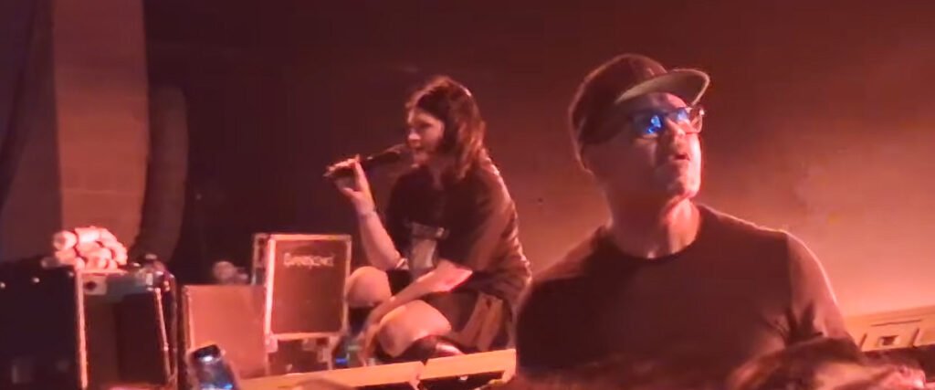 Spiritbox’s Courtney LaPlante Stops Phoenix Show To Have Violent Fan Removed The Mosh Network - Spiritbox live 2026 (Phoenix)