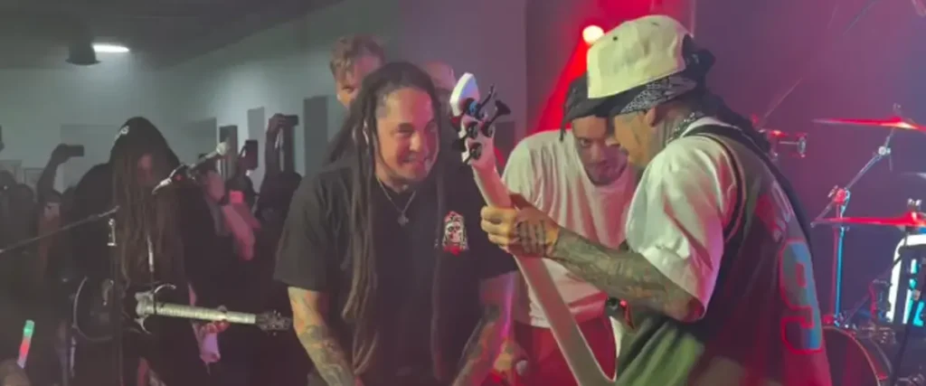 Korn’s Fieldy And Head Reunite Onstage With P.O.D. And Lacey Sturm The Mosh Network - Korn's Head & Fieldy reuniting on stage with POD